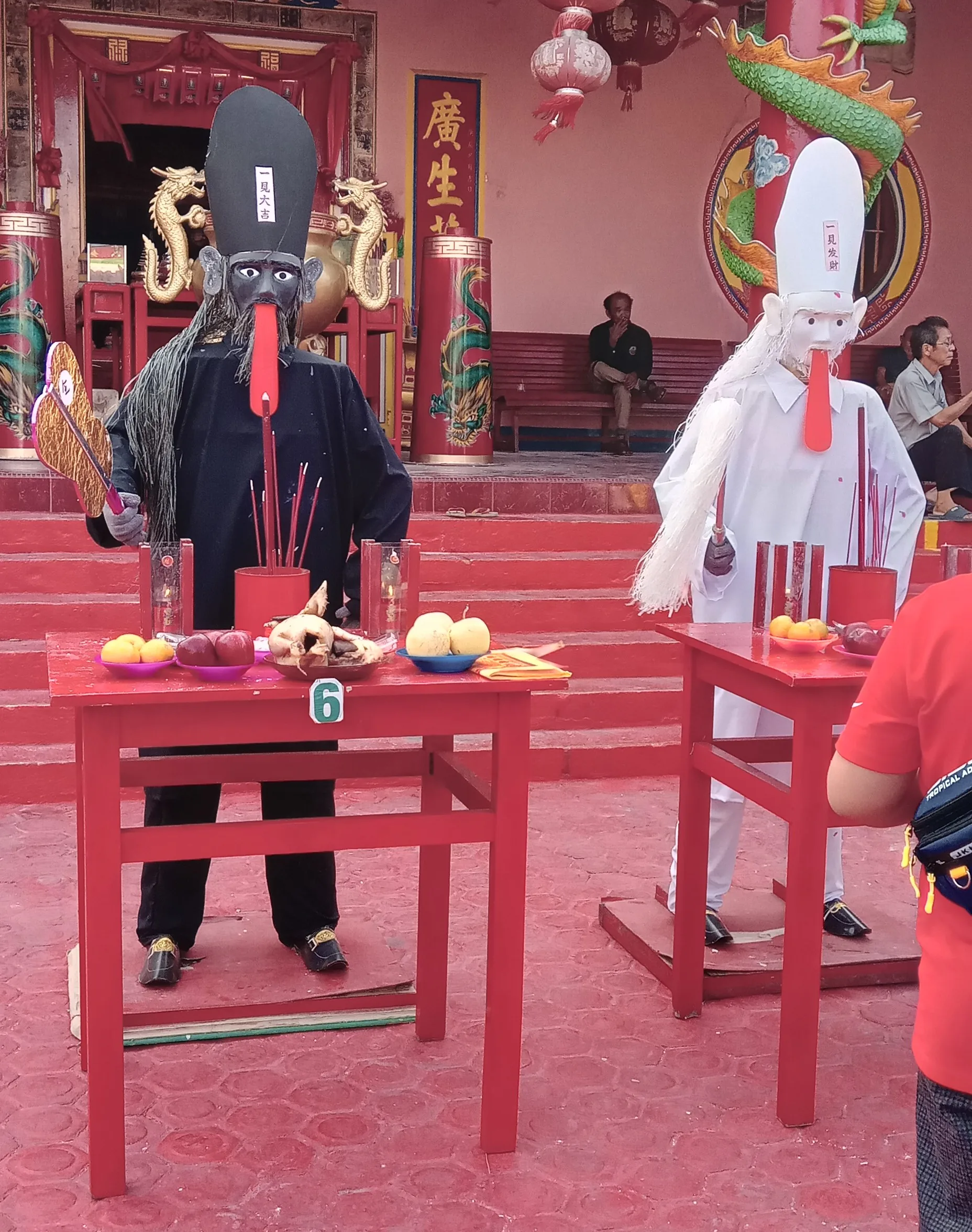 Hei Bai Wuchang — Black and White Impermanence