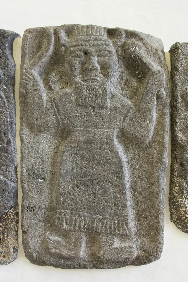 Kumarbi — depiksi historis/artefak autentik